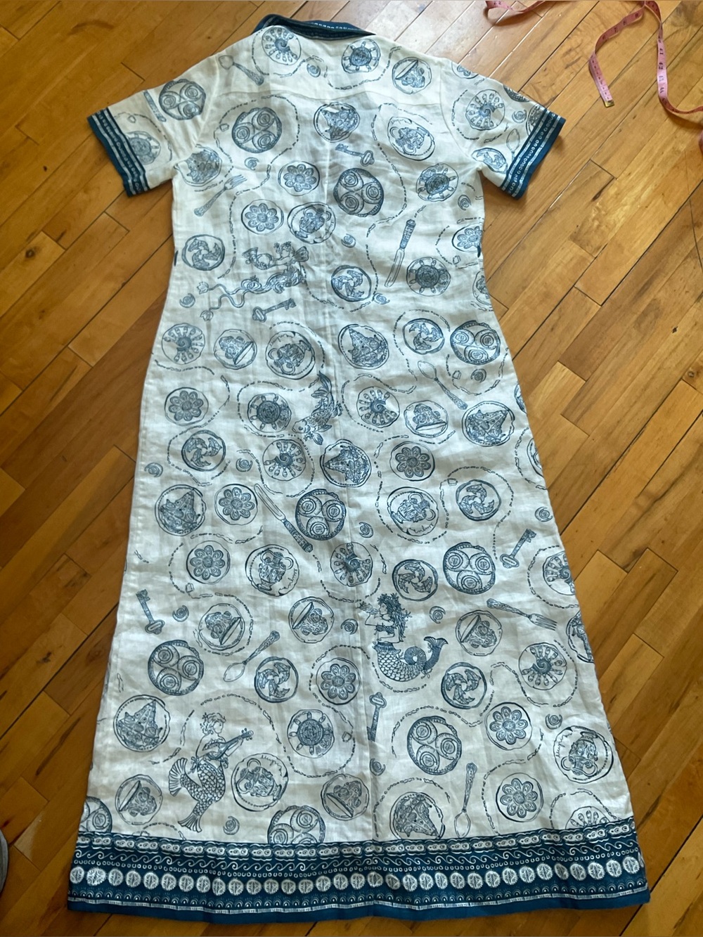 Alémais
Lucky belted printed linen shirt dress
$ 650
PRICE FIRM - Picture 15 of 16